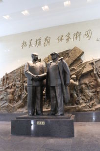 习近平在参观“铭记伟大胜利 捍卫和平正义—纪念中国人民志愿军抗美援朝
